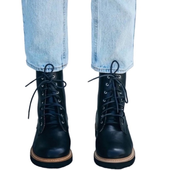 Oasis Society Black lace up combat boot size 7.5 vegan leather EUC - Picture 3 of 15